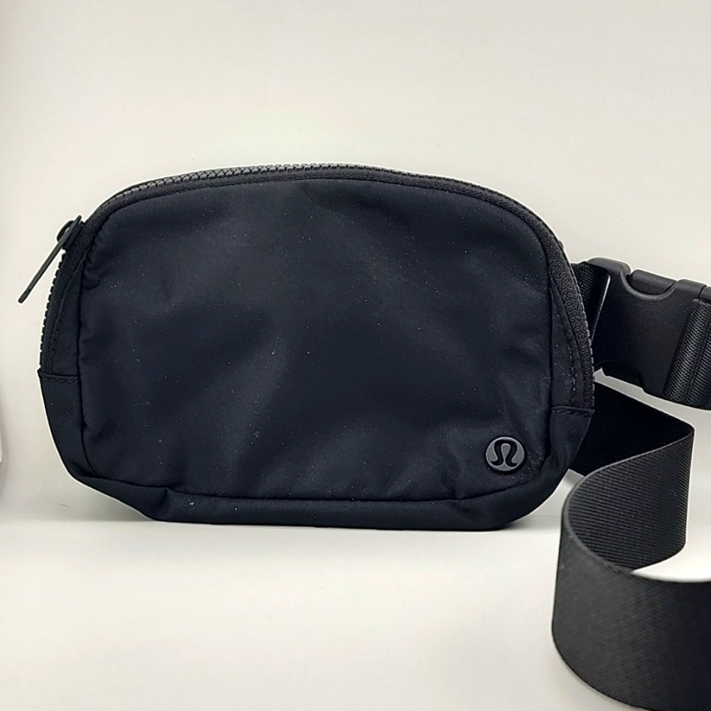 Lululemon Everywhere Bag